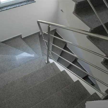 Markle Apartment Banjol